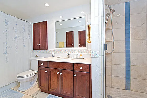 Sold by Adriana Arciello, LREB | media 10