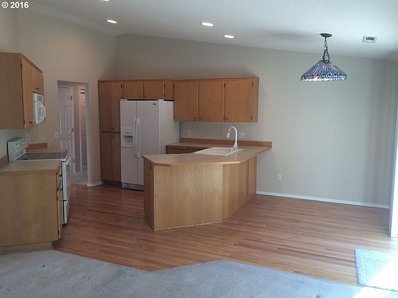 3rd image of 10603 NE 19th St