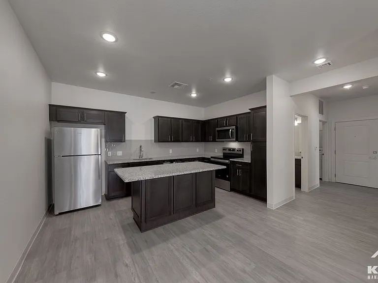 Liberty Gardens Apartments — Photo 43