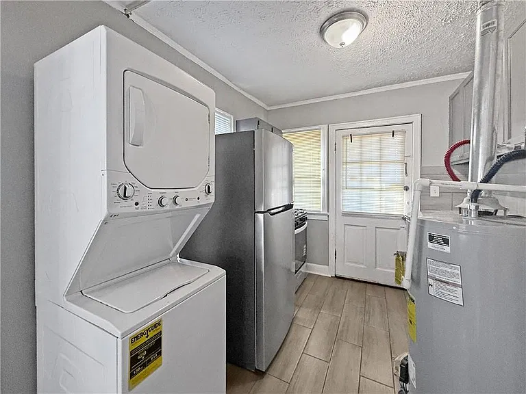 109 Vine St SW #A — Photo 9