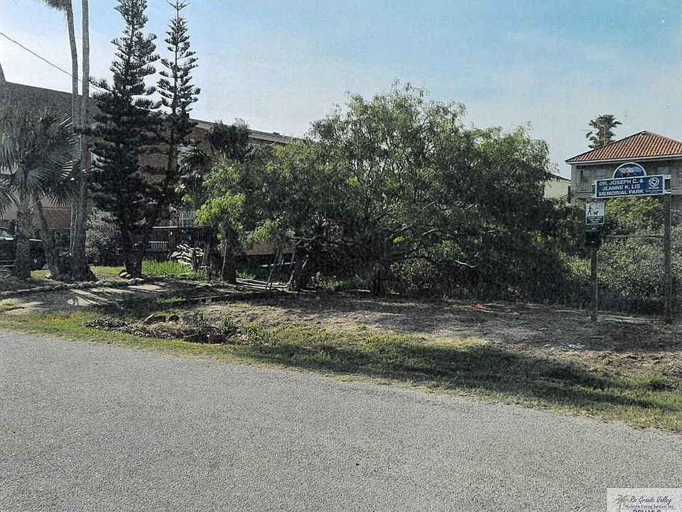 2nd image of 207 W Esperanza St #13