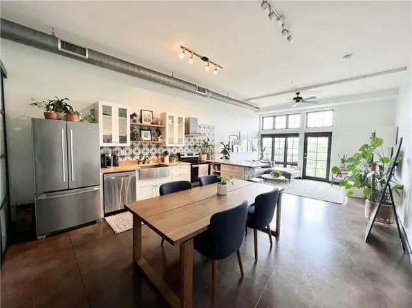 2235 E 6th St APT 306, Austin, TX 78702