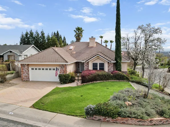235 Kingsview Ct, Redding, CA 96003