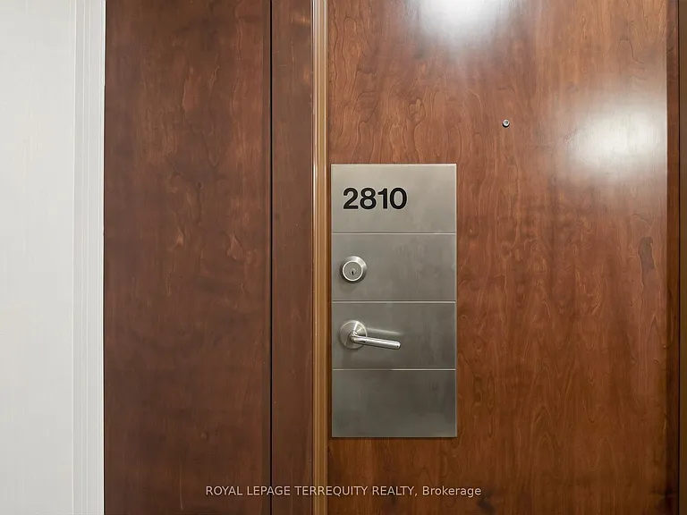 310 Burnhamthorpe Rd W #2810 — Photo 29