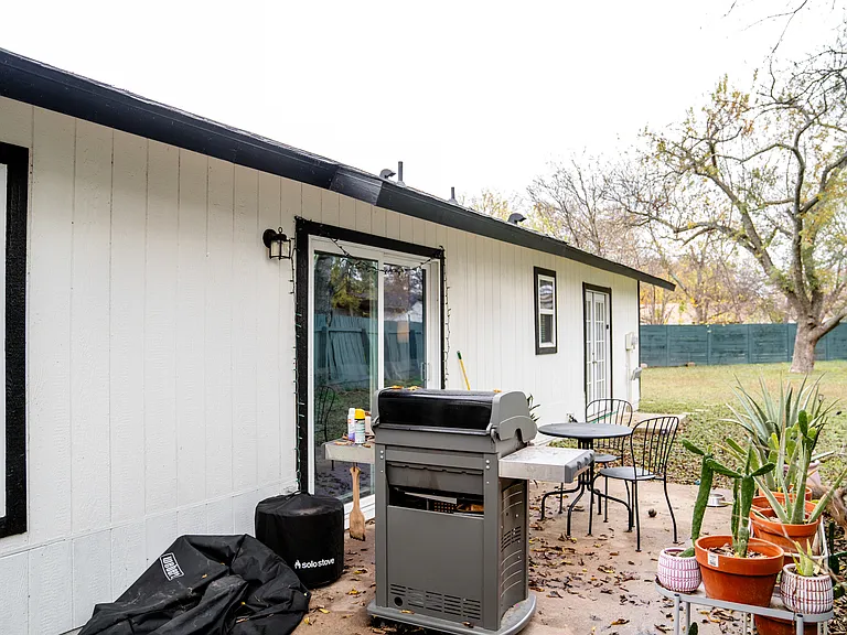 2108 Lampwick Cir — Photo 9