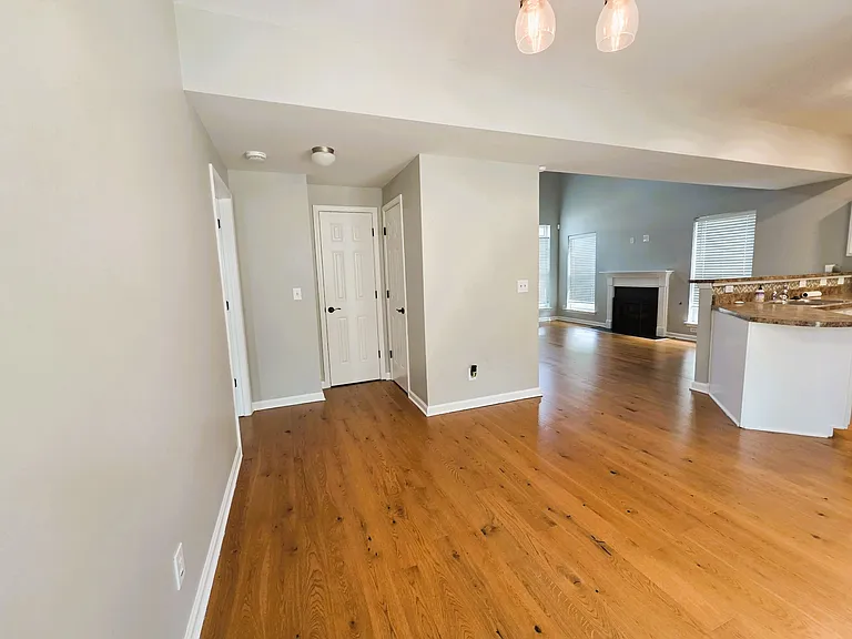 4213 Longfellow Dr — Photo 11