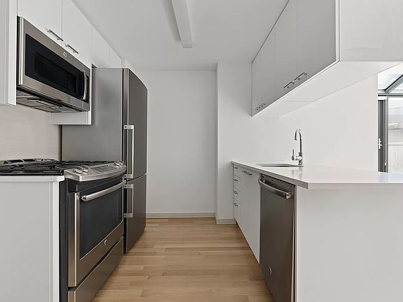 4th image of 448 W 167th St APT 2C
