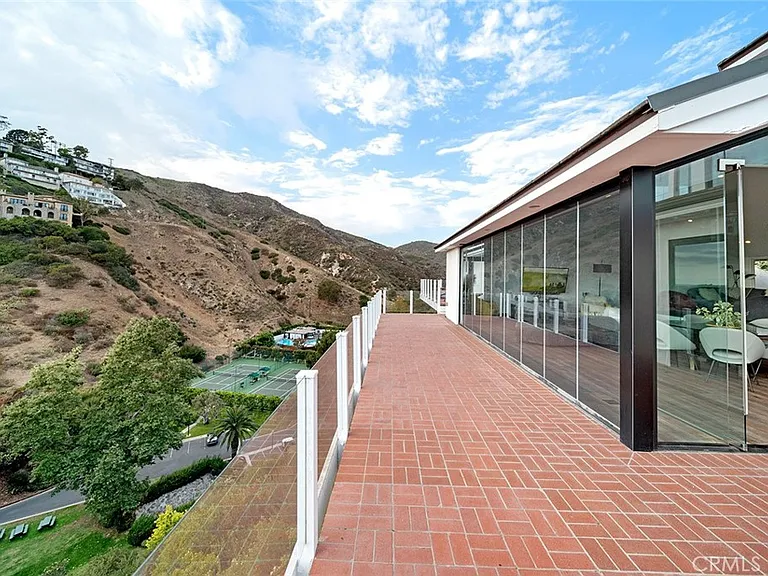343 Emerald Bay — Photo 25