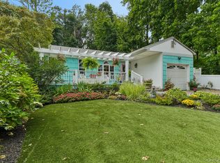 28 Forest Dr, East Northport, NY 11731