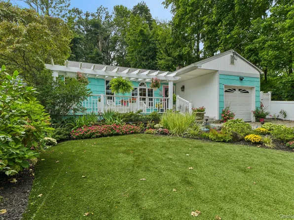 28 Forest Drive, East Northport, NY 11731