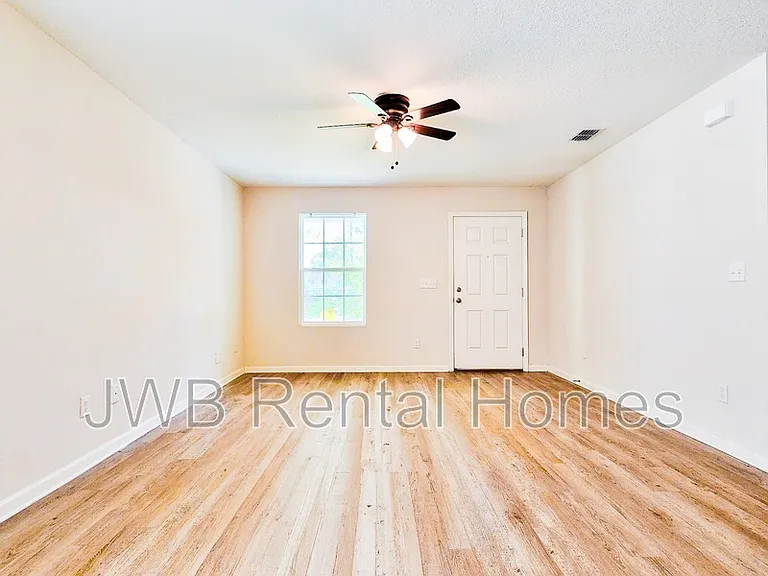 8466 April St — Photo 6