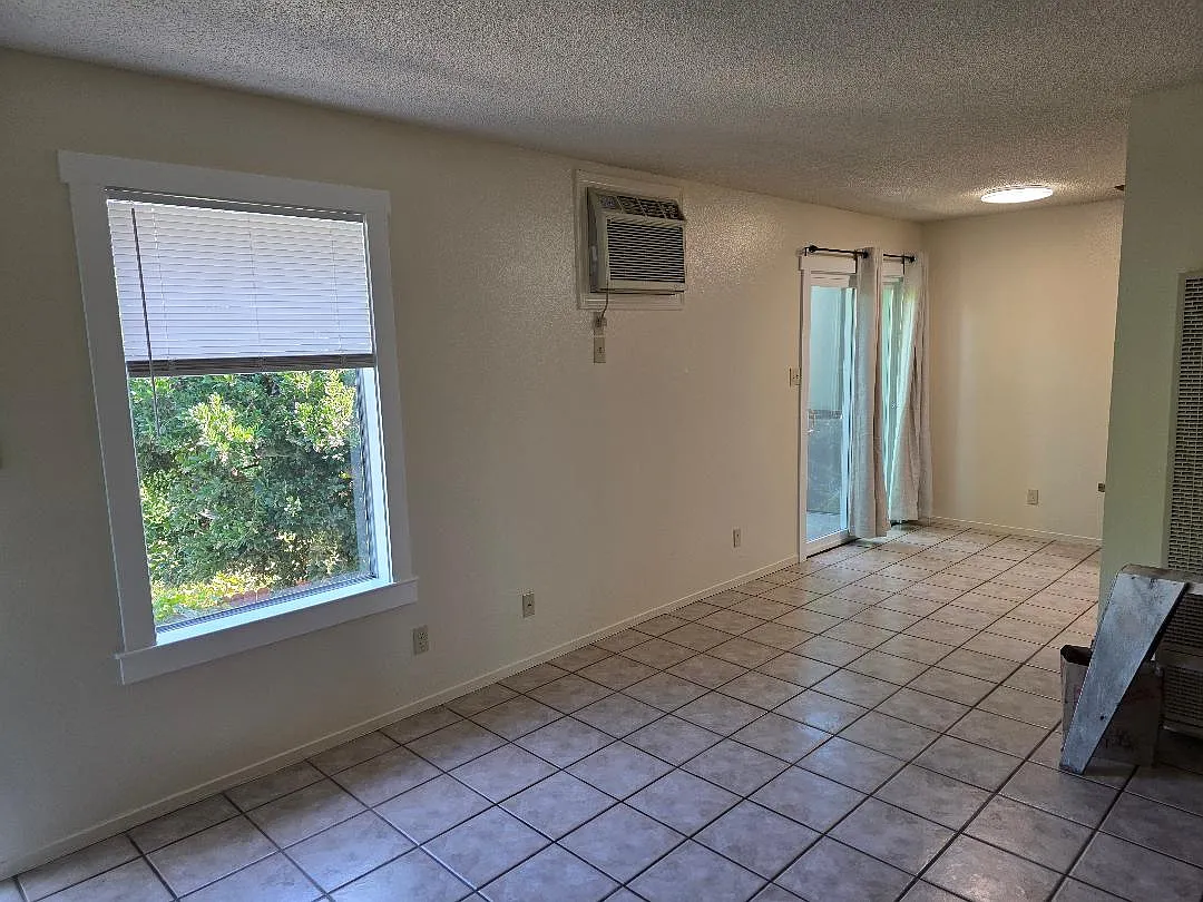 2 bed, 650 sqft, $1,625 — Photo 4