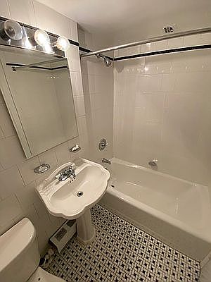 5th image of 400 E 55th St APT 4H