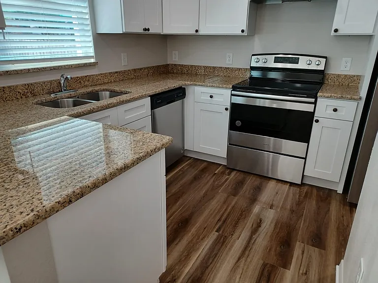 316 Finley Ave — Photo 5