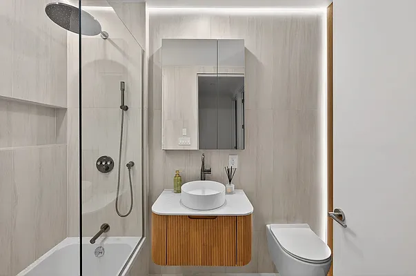 Bathroom, photo 2