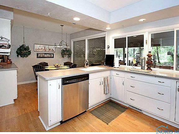 5th image of 2937 Plumbrook Dr
