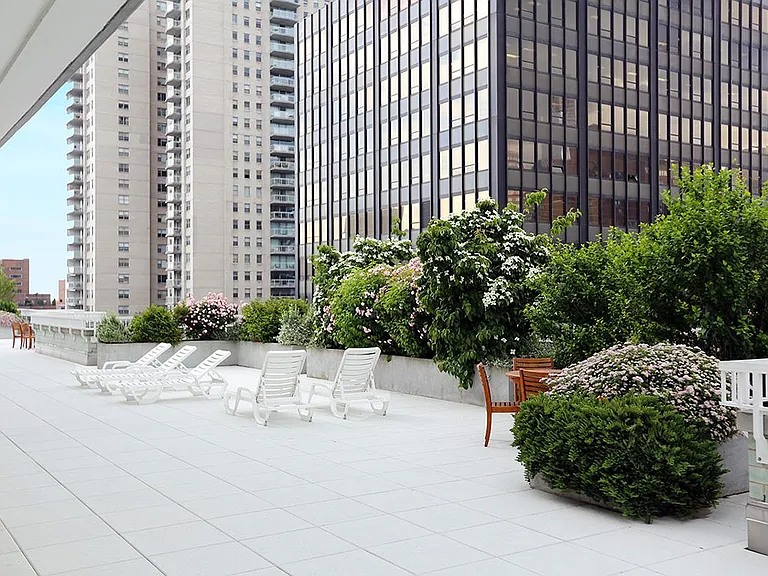 333 E 56th St #4K — Photo 9