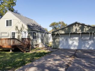 1028 33rd St NE, Cedar Rapids, IA 52402