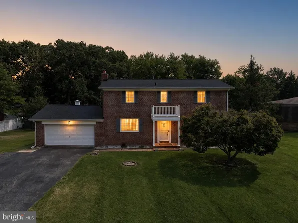 2710 Sun Valley Dr, Waldorf, MD 20603