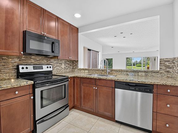 4th image of 9264 Vista Del Lago APT 24A