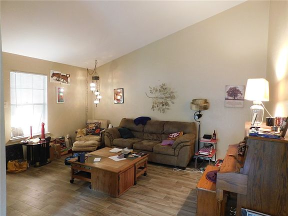 3rd image of 1900 Prairie Knoll Ct #A