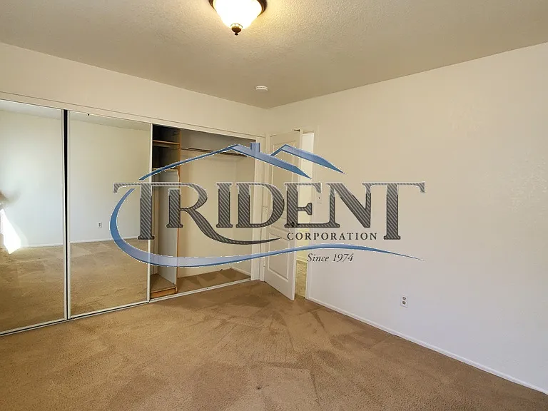 2404 Edwards St — Photo 5