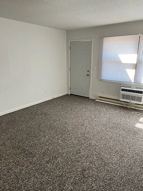 1201 Dixon Avenue - F — Photo 3