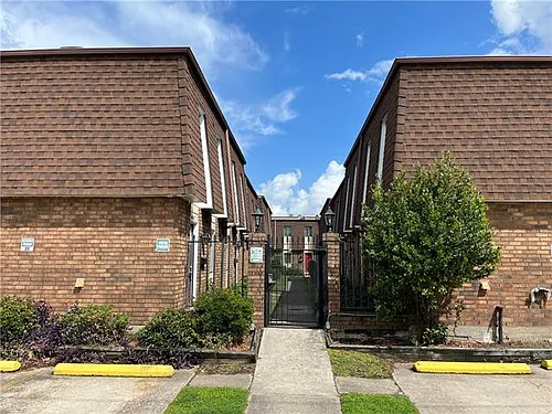 4063 Division St Photo 1