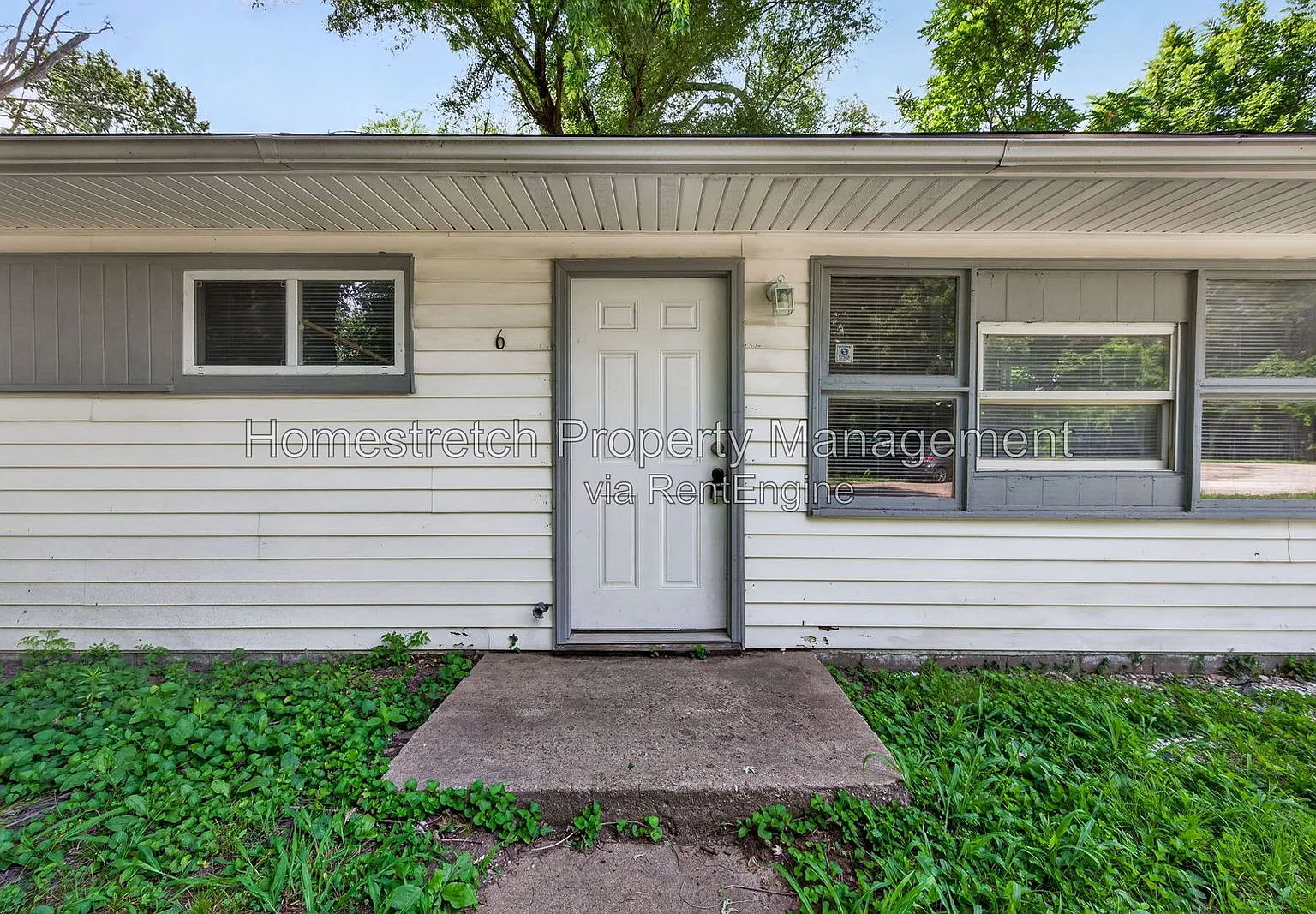 3 bed, 1.0 bath, 925 sqft, $1,050 — Photo 3