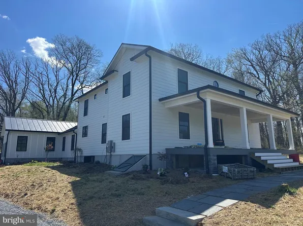 90 Main St, Washington, VA 22747
