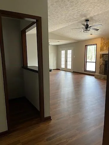 3 bed, 1700 sqft, $1,700 — Photo 3