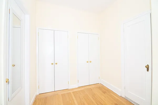 Rented by Compass | media 12