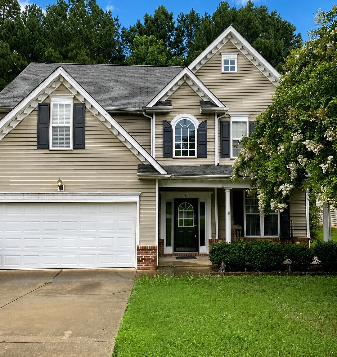 3 bed, 2.5 bath, 2046 sqft, $2,000 — Photo 1