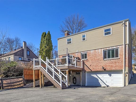 3rd image of 308 McIntyre Rd