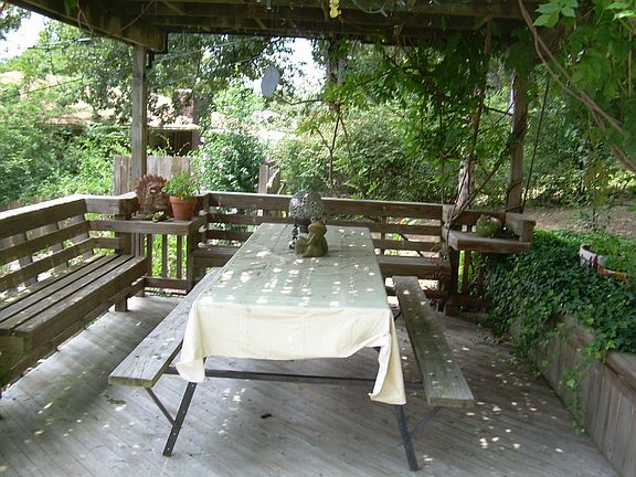 Gazbo and picnic  table