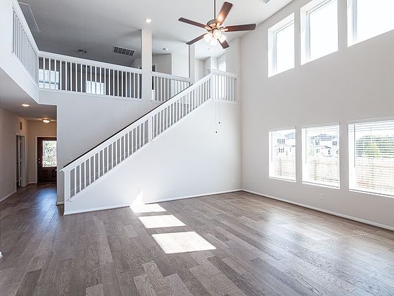 5th image of 216 Copper Lily Dr