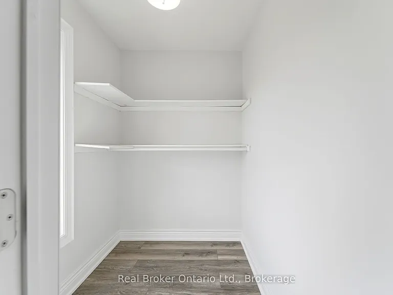 167 Rosslyn Ave N #UPPER — Photo 27
