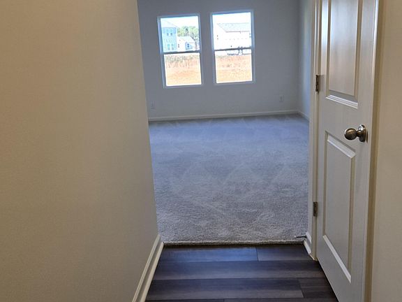 4th image of 874 Embraer Way