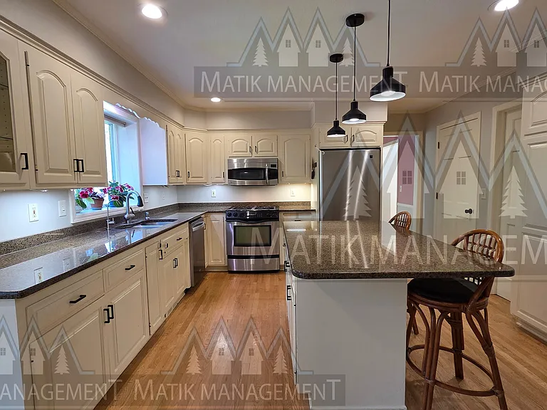 1420 Ridge Cliff Ln NE — Photo 15