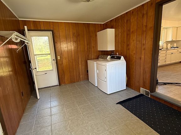 Breezeway with washer and dryer available.