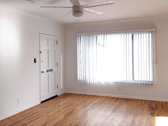 3rd image of 827 Lincoln Blvd APT J
