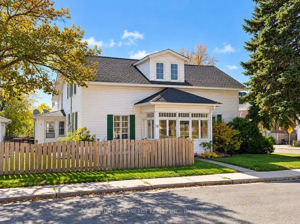 15 Strathcona St, Smiths Falls, ON K7A 1V7