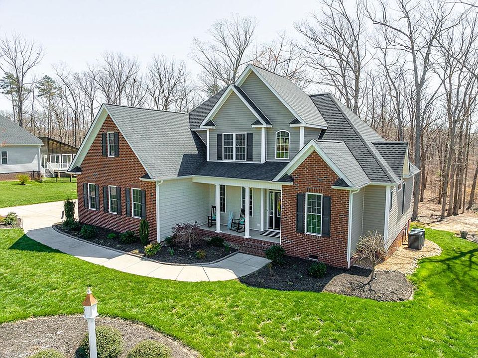 1st image of 111 Woods Ct