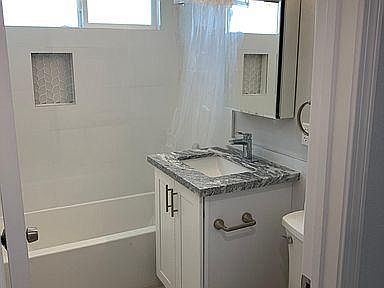 5th image of 8601 Amy Ave #1