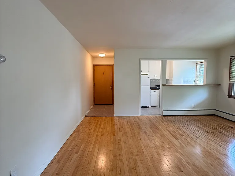 Highland Towers Apartments — Photo 5