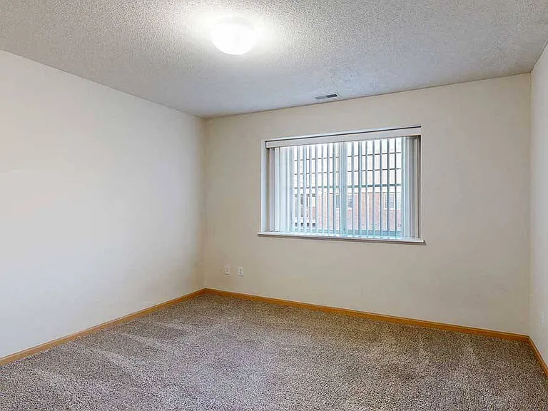 Northbrook Apartments — Photo 216
