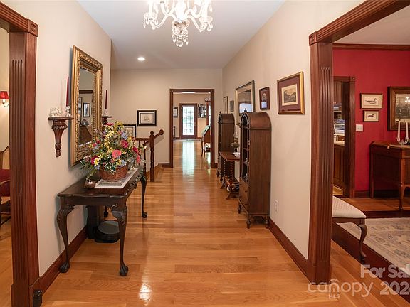 5th image of 1712 Songbird Ct