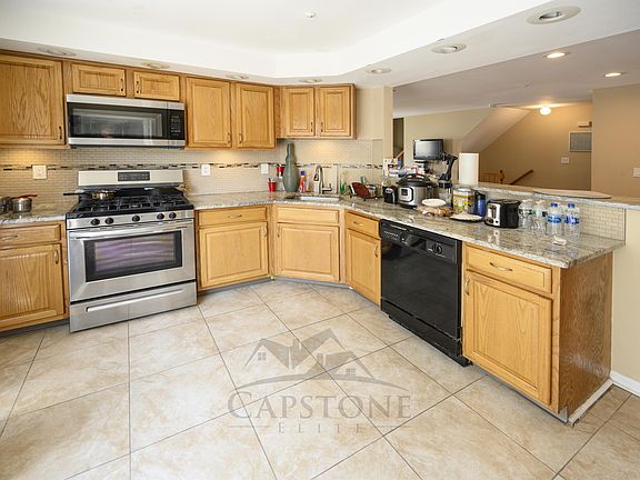 4th image of 40 Cornerstone Ln