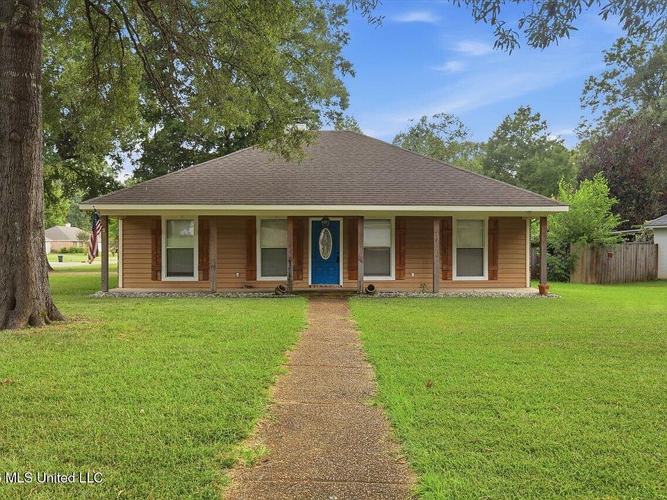 1st image of 116 Eastwood Cir