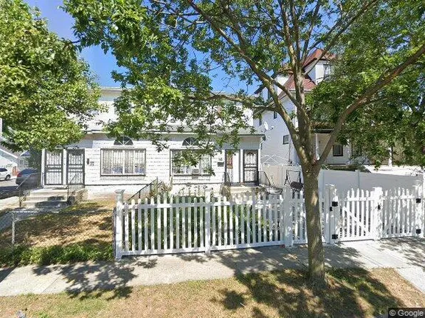 566 Beach 68th St, Far Rockaway, NY 11692